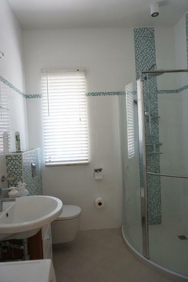 Self Contained Apartment With Private Kitchen Higher Heights, Barbados Christ Church Extérieur photo